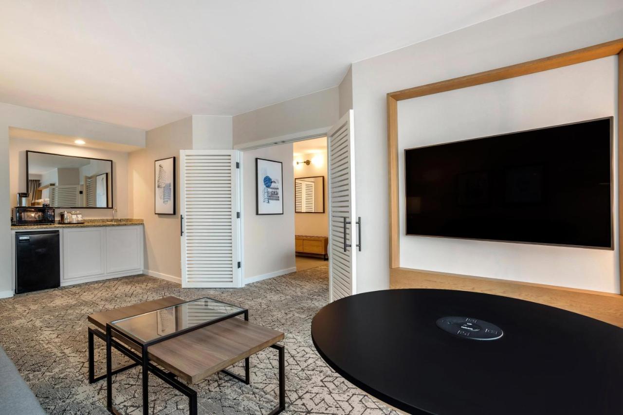Sheraton Suites Wilmington Downtown Exterior foto
